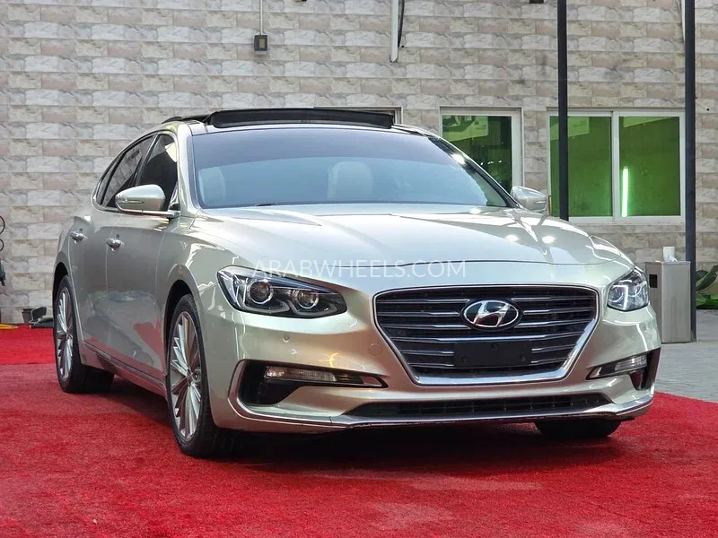 Hyundai Azera 2018 for Sale in Ajman Image-4