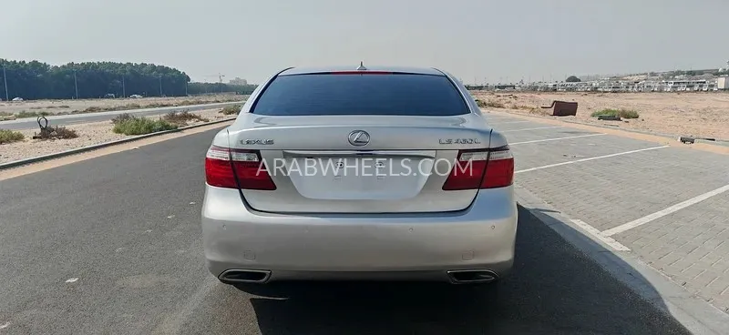 Lexus LS 2009 for Sale in Sharjah Image-11