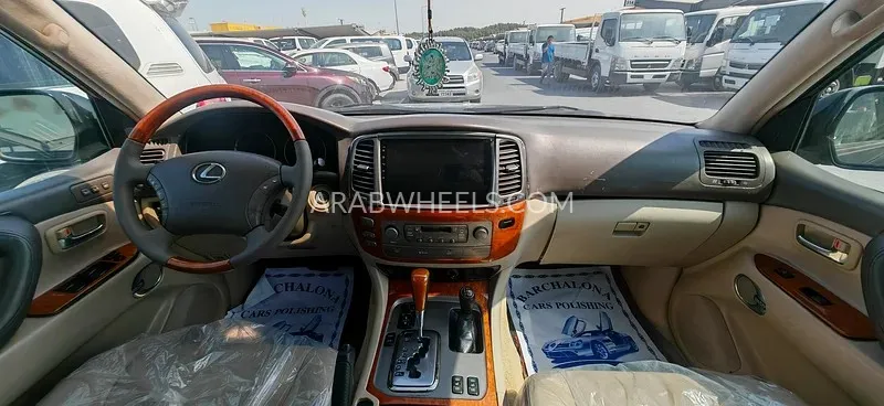 Lexus LX 2005 for Sale in Sharjah Image-8