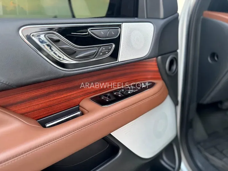 Lincoln Navigator 2024 for Sale in Sharjah Image-10