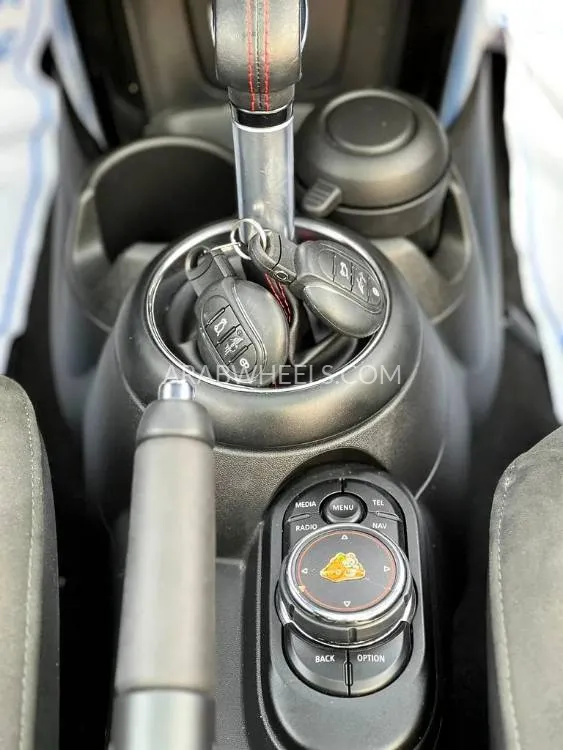 Mini Cooper 2018 for Sale in Sharjah Image-18