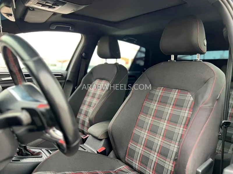 Volkswagen Golf GTI 2015 for Sale in Sharjah Image-10