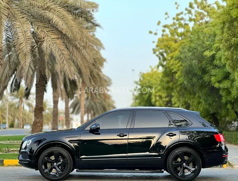 بينتلي بينتايجا 2018 for Sale in الشارقة Image-7