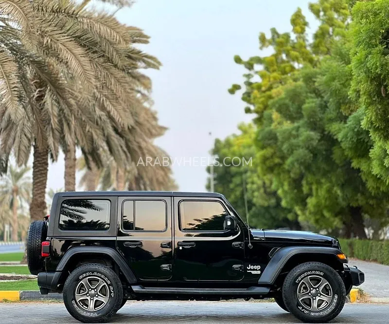Jeep Wrangler 2018 for Sale in Sharjah Image-5