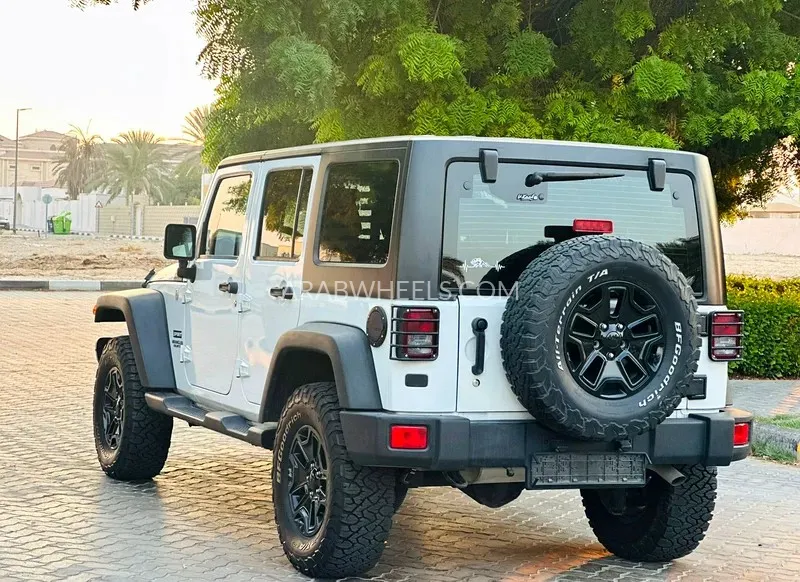 Jeep Wrangler 2016 for Sale in Sharjah Image-3