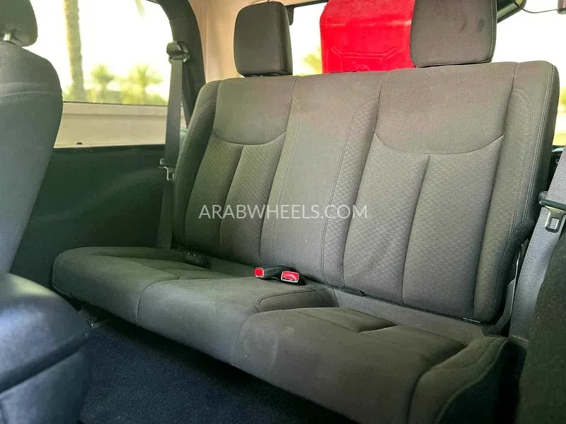 جيب رانجلر 2018 for Sale in الشارقة Image-15