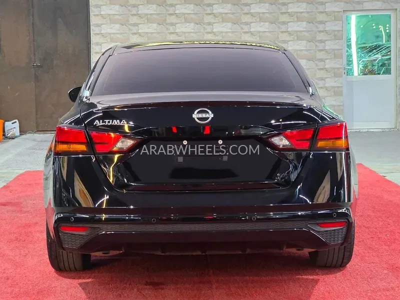 Nissan Altima 2024 for Sale in Ajman Image-4