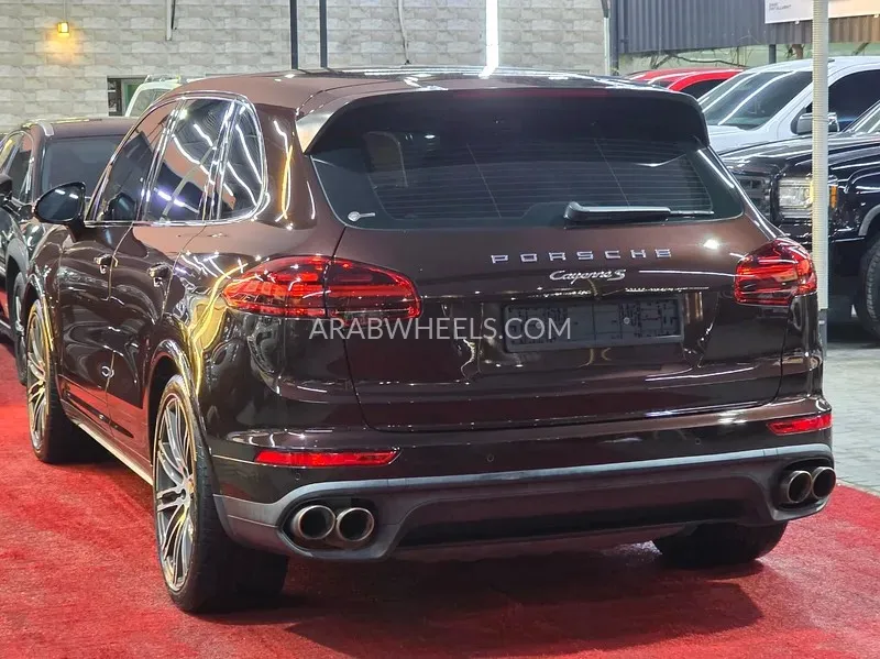 Porsche Cayenne 2017 for Sale in Ajman Image-9