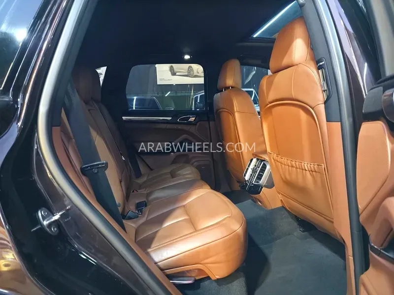 Porsche Cayenne 2017 for Sale in Ajman Image-11