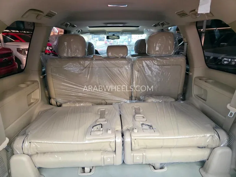 Toyota Land Cruiser 2014 for Sale in Ajman Image-15