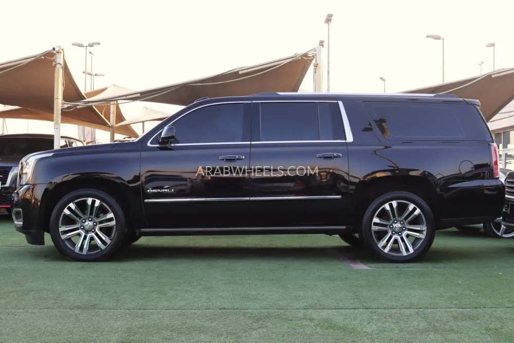 GMC Yukon 2017 for Sale in Sharjah Image-4