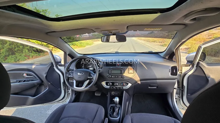 Kia Rio 2015 for Sale in Sharjah Image-2