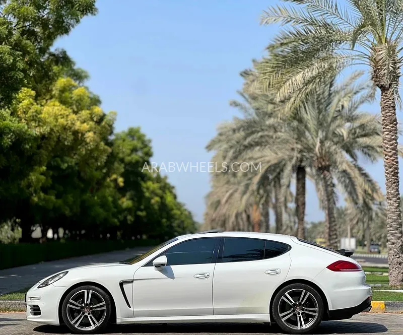 Porsche Panamera 2014 for Sale in Sharjah Image-3