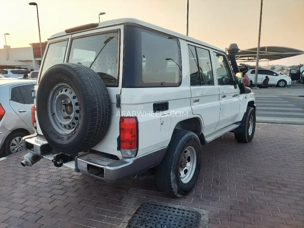 Toyota Land Cruiser 70 Series 2019 for Sale in Sharjah Image-9