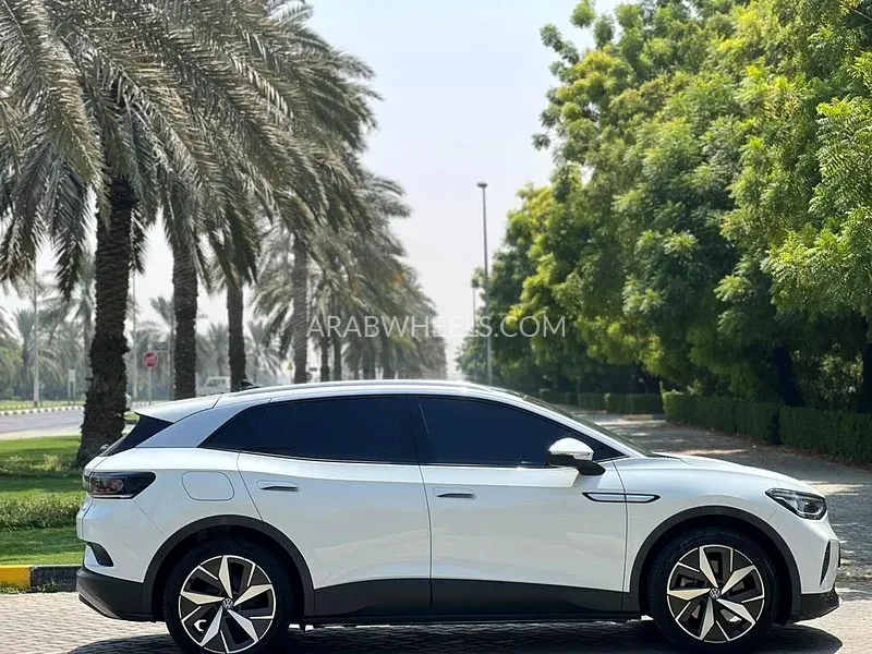 Volkswagen ID.4 2021 for Sale in Sharjah Image-2