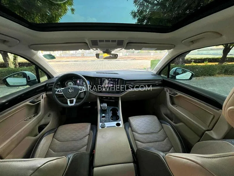Volkswagen Touareg 2018 for Sale in Sharjah Image-13