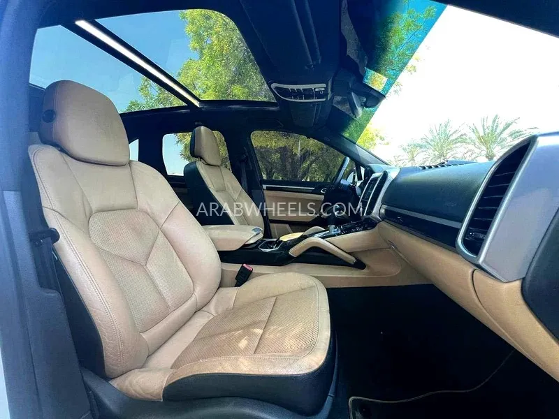 Volkswagen Touareg 2018 for Sale in Sharjah Image-15