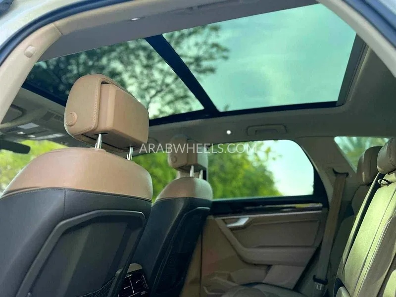 Volkswagen Touareg 2018 for Sale in Sharjah Image-19