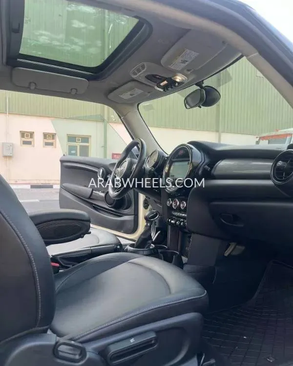 ميني كوبر 2015 for Sale in أم القيوين Image-9