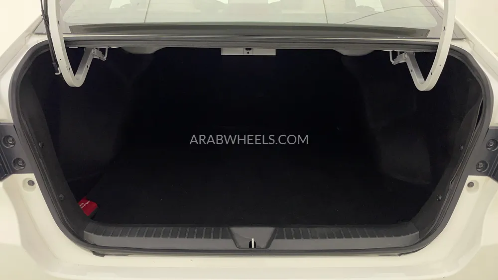 Toyota Yaris 2024 for Sale in Dubai Image-24