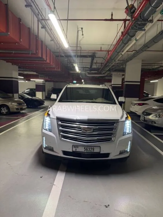 Cadillac Escalade 2019 for Sale in Ajman Image-2