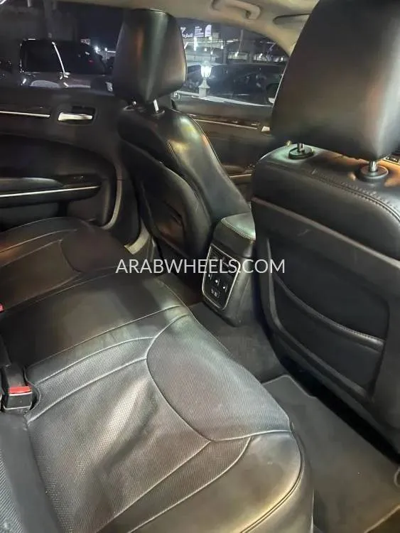 Chrysler 300 2016 for Sale in Ajman Image-9