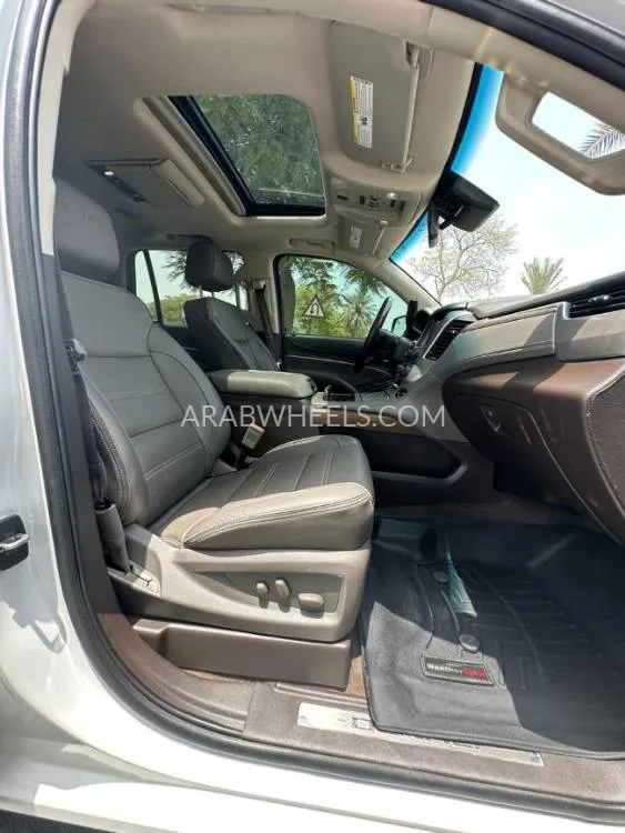 GMC Yukon 2019 for Sale in Ajman Image-12