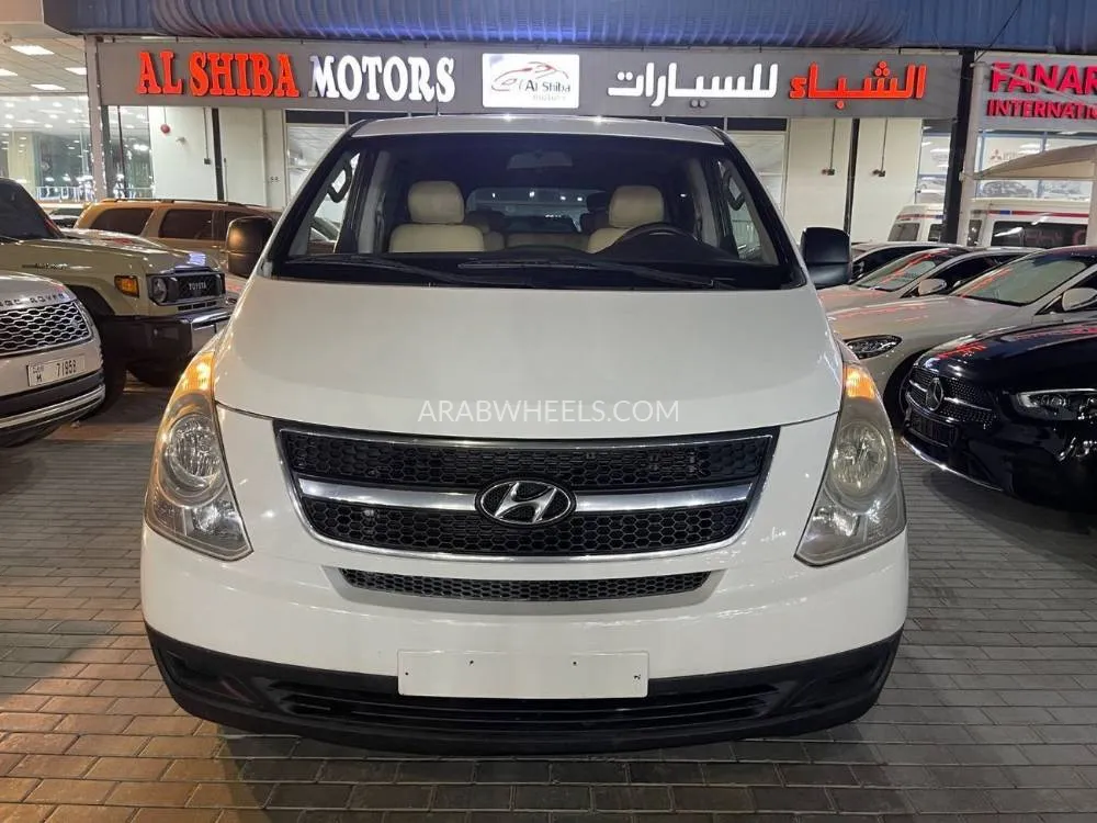 Hyundai H-1 Starex 2014 for Sale in Ajman Image-2