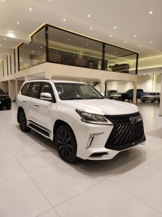 Lexus LX 2018 for Sale in Ajman Image-2