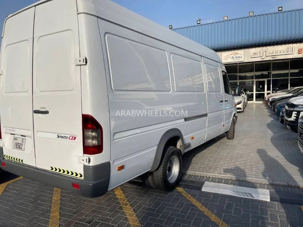 Mercedes Benz Sprinter 2010 for Sale in Ajman Image-7