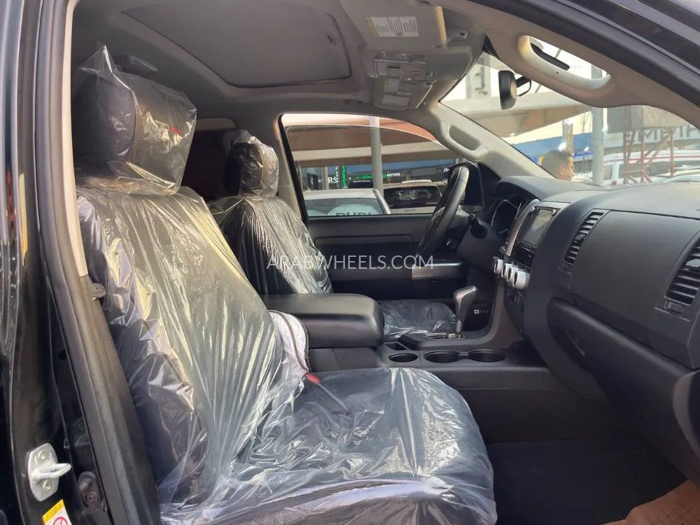 Toyota Sequoia 2021 for Sale in Ajman Image-18