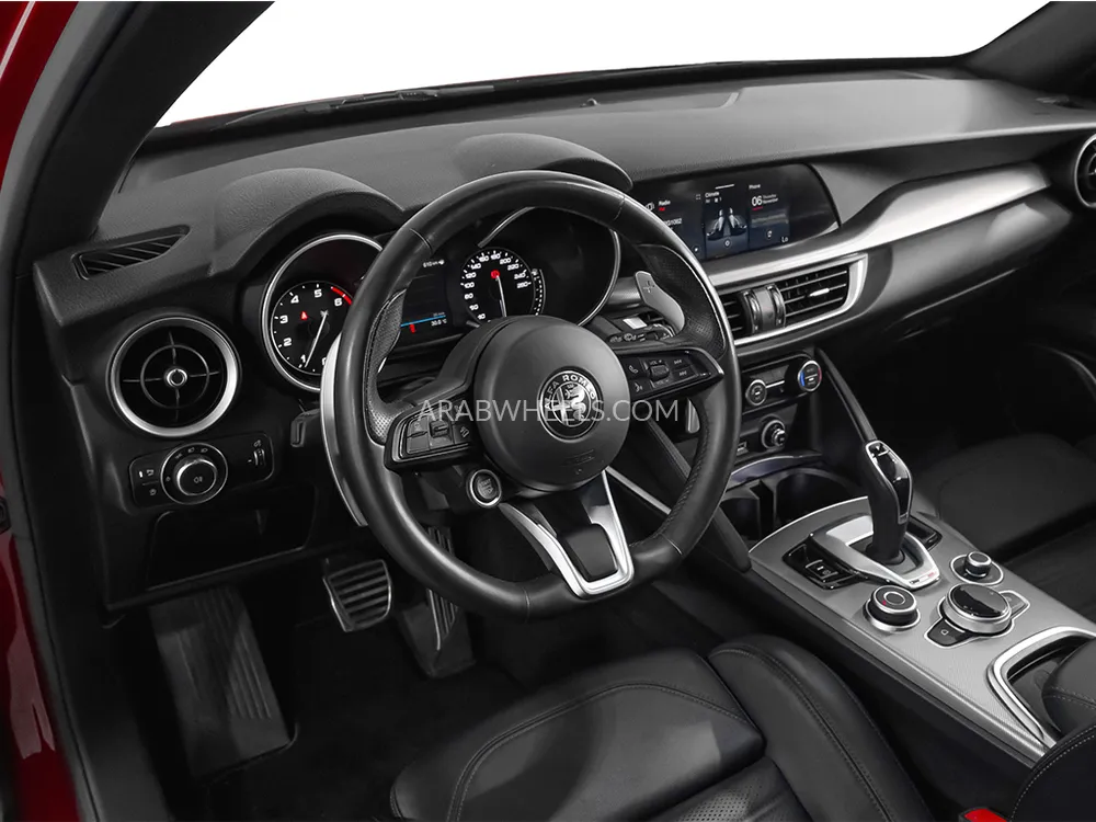 الفا روميو ستيلفيو 2023 for Sale in دبي Image-7