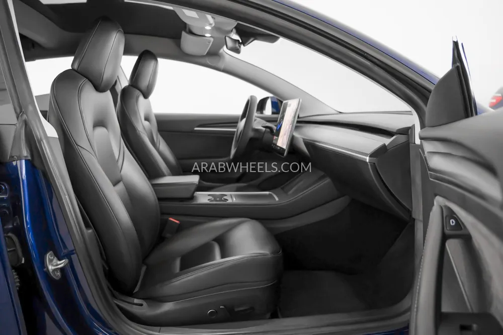 Tesla Model 3 2021 for Sale in Dubai Image-8