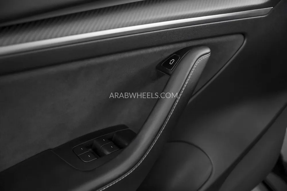 Tesla Model 3 2021 for Sale in Dubai Image-10
