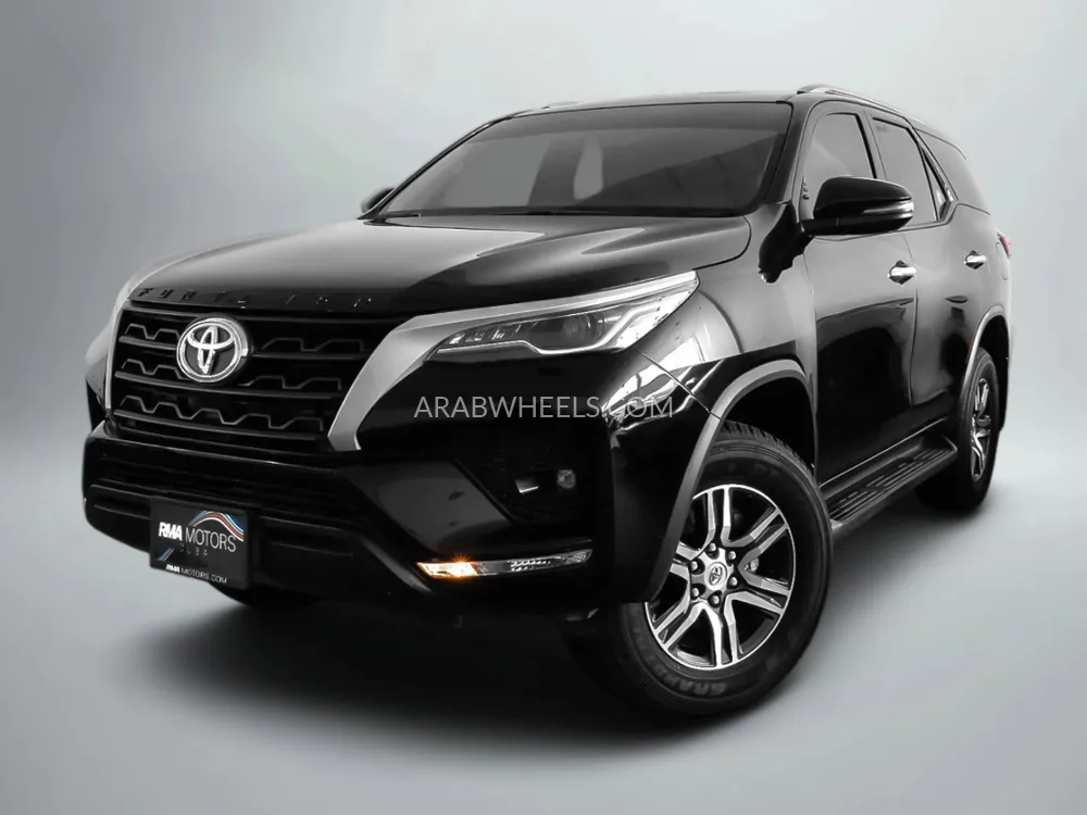 Toyota Fortuner 2025 for Sale in Dubai Image-5