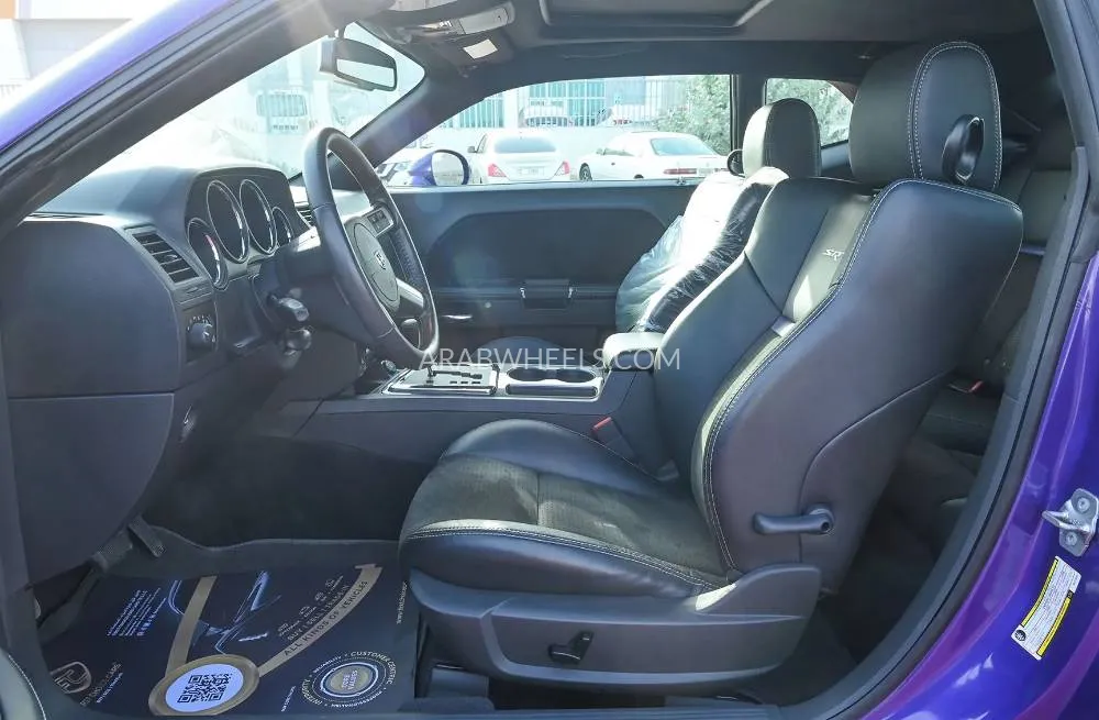 Dodge Challenger 2010 for Sale in Sharjah Image-11