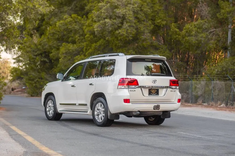 Toyota Land Cruiser 2016 for Sale in Sharjah Image-5