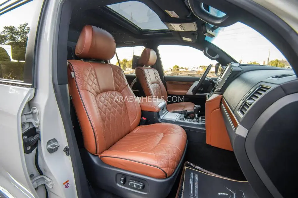 Toyota Land Cruiser 2016 for Sale in Sharjah Image-10