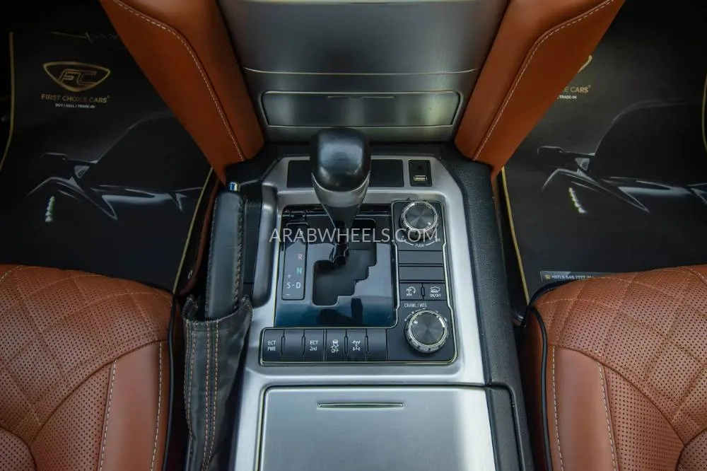 Toyota Land Cruiser 2016 for Sale in Sharjah Image-16