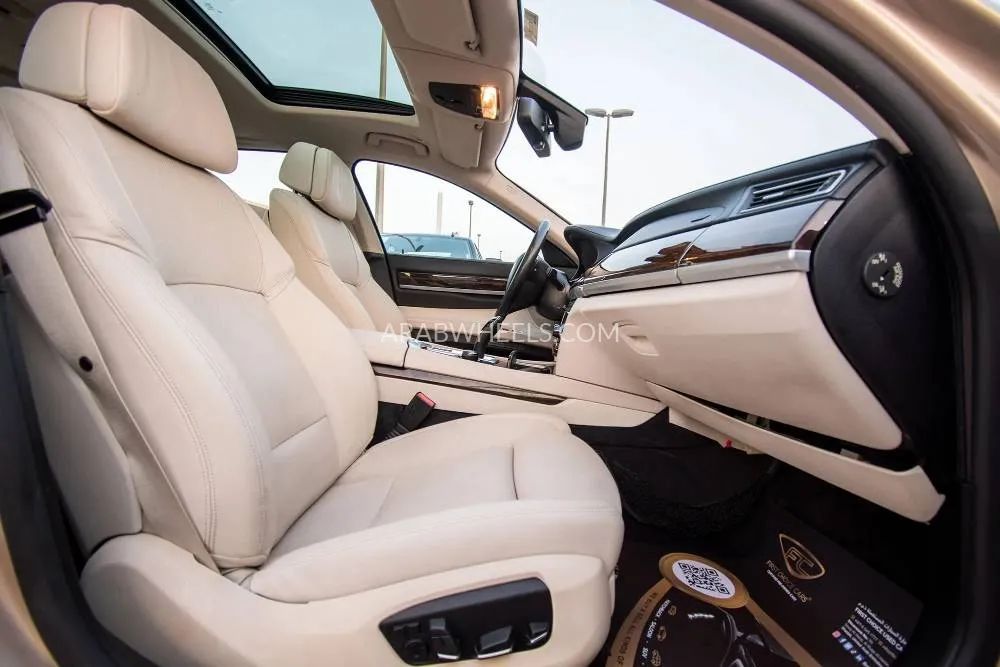 BMW 7 series 2013 for Sale in Sharjah Image-12