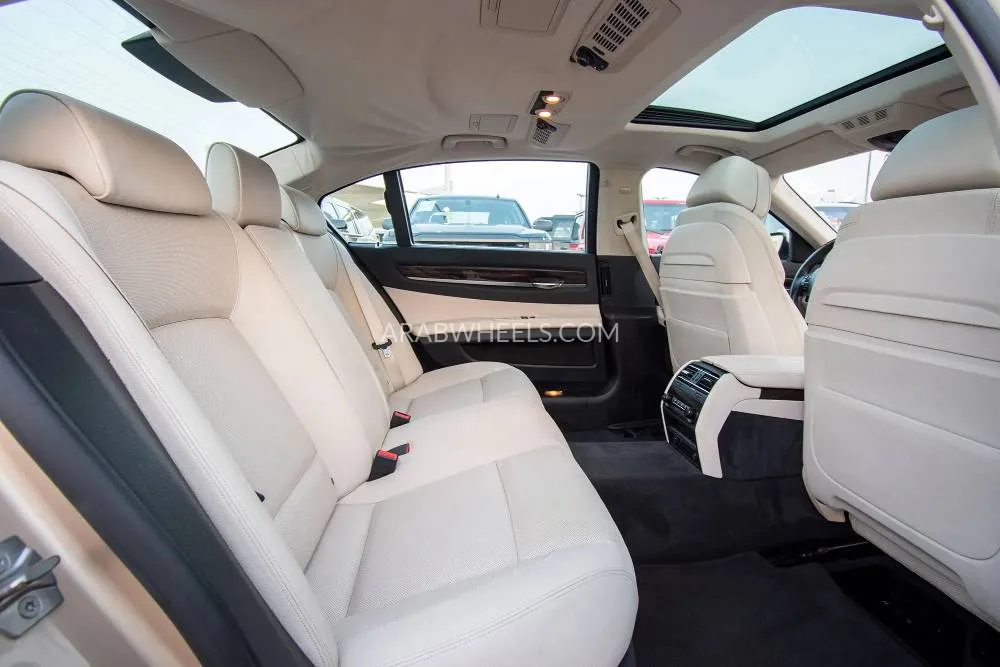 BMW 7 series 2013 for Sale in Sharjah Image-14