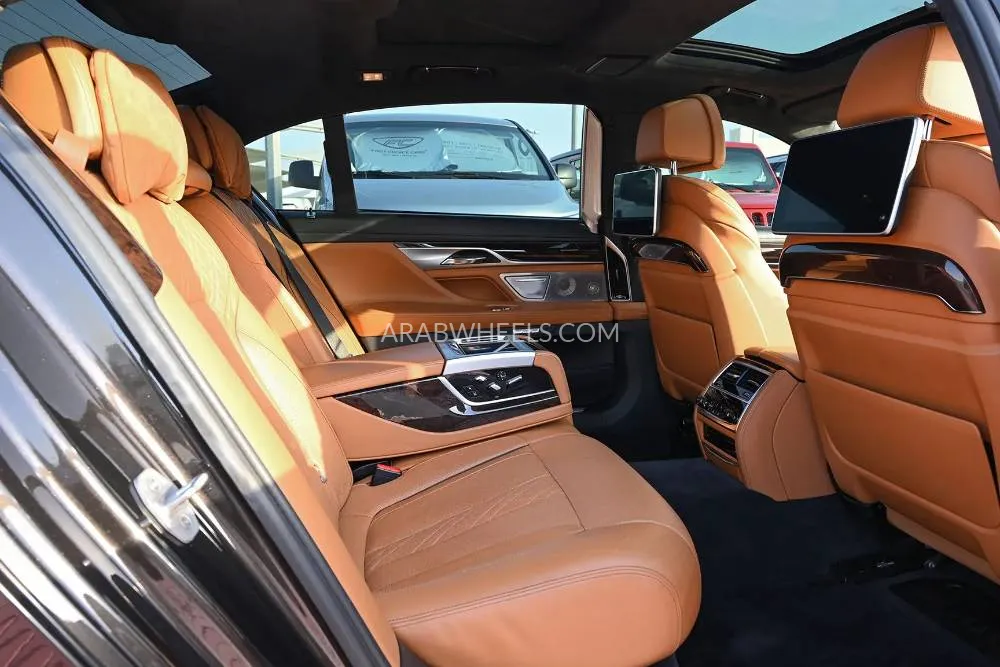 BMW 7 series 2016 for Sale in Sharjah Image-13
