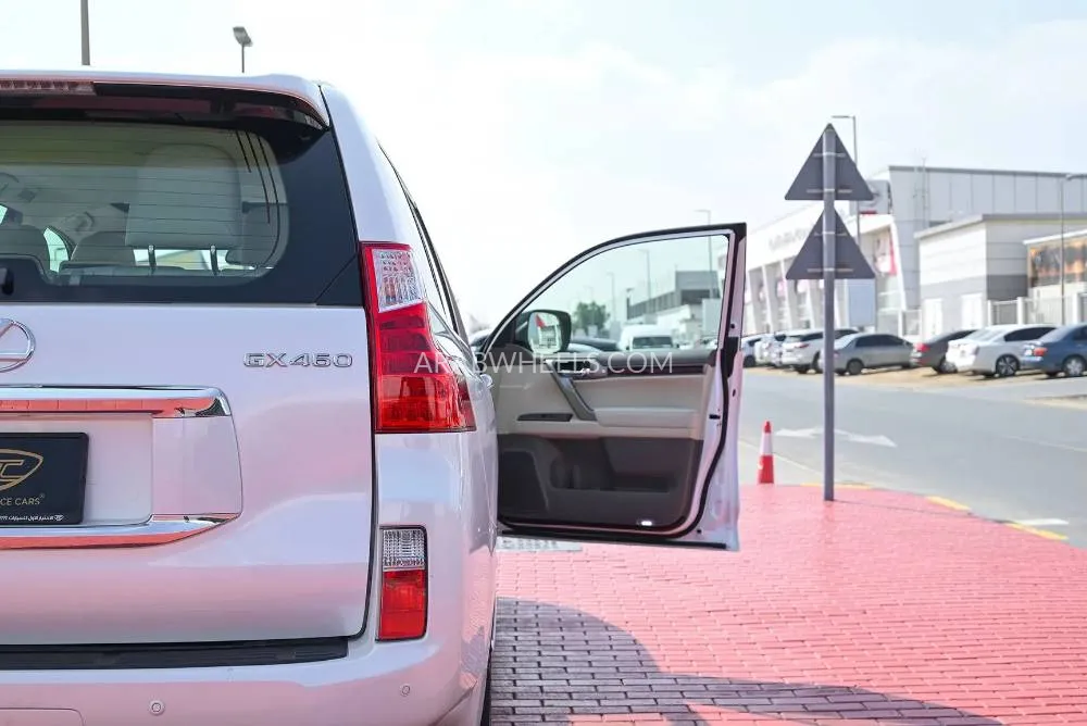 Lexus GX 2010 for Sale in Sharjah Image-6