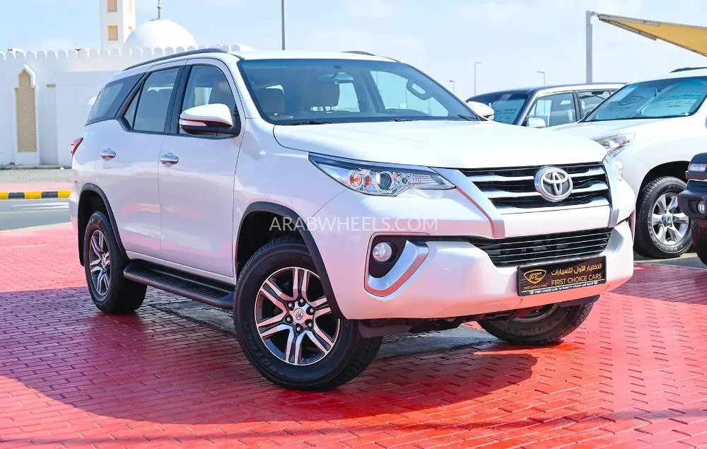 Toyota Fortuner 2017 for Sale in Sharjah Image-2