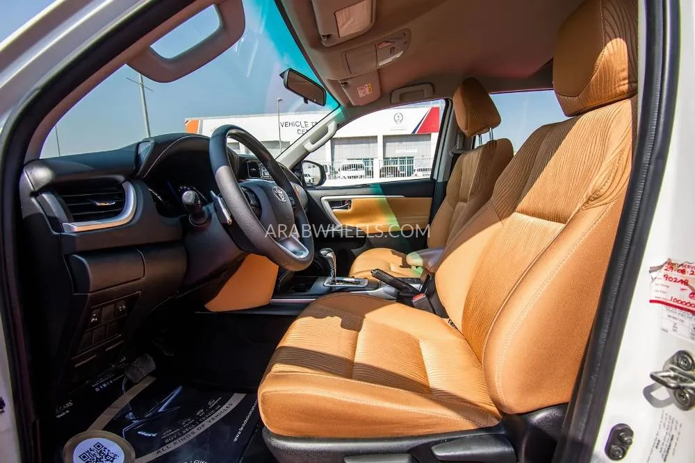 Toyota Fortuner 2019 for Sale in Sharjah Image-11