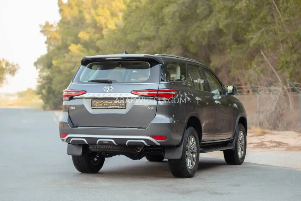 Toyota Fortuner 2022 for Sale in Sharjah Image-4