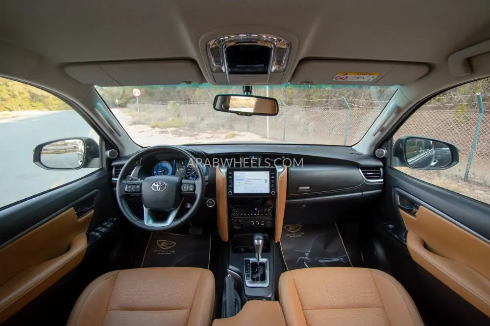 Toyota Fortuner 2022 for Sale in Sharjah Image-8