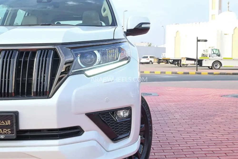 Toyota Land Cruiser Prado 2022 for Sale in Sharjah Image-3