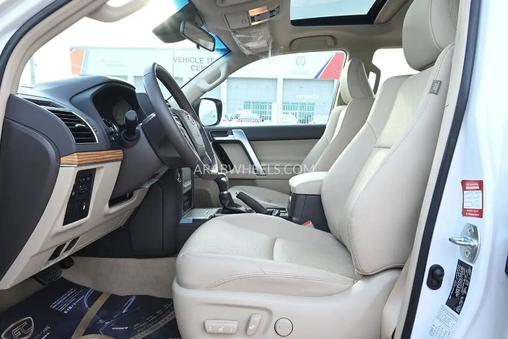 Toyota Land Cruiser Prado 2022 for Sale in Sharjah Image-11