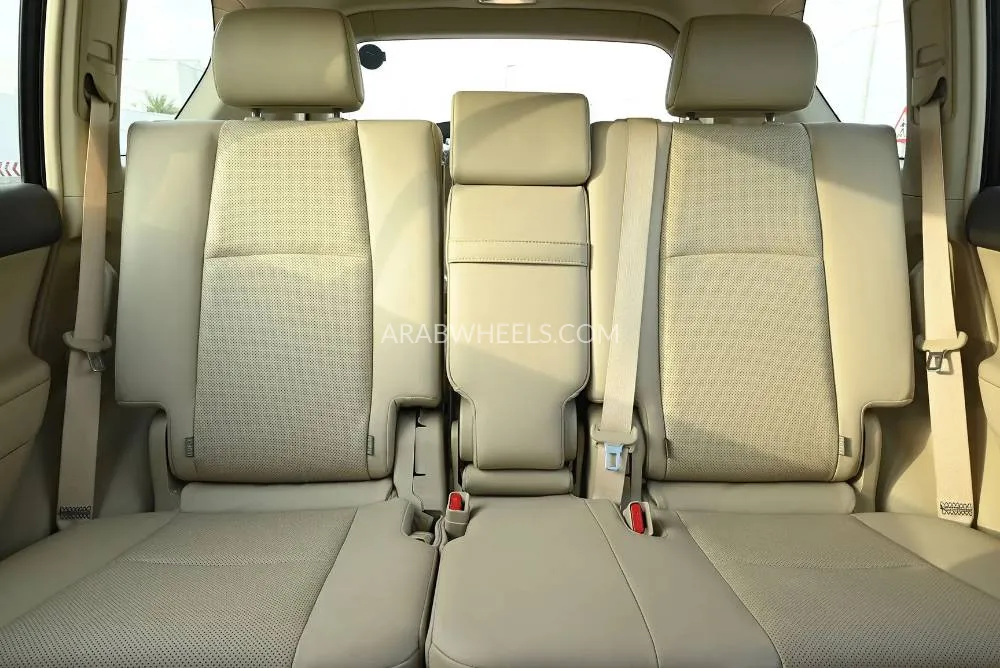 Toyota Land Cruiser Prado 2022 for Sale in Sharjah Image-13